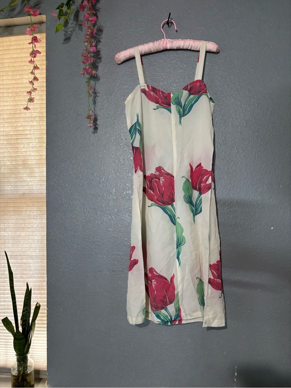 Rare Find Flo Toranto Ivory Tulip Floral Midi  Strap Sweetheart Neck